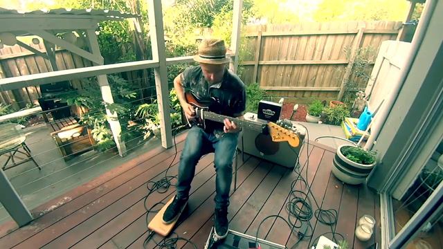 Stomp groove with Fender Bass VI смотреть онлайн
