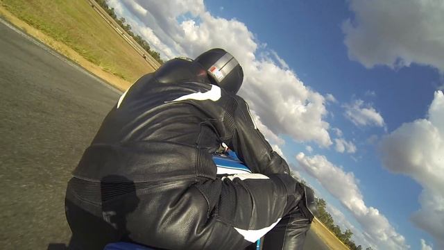 Track Day. Queensland Raceway. 1985 Suzuki GSXR750 22-6-2016 смотреть онлайн