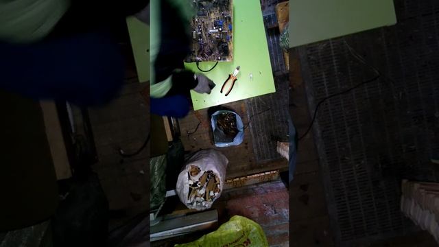 Монитор от старого компьютера, что в нём? смотреть онлайн