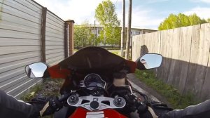 Езда на заднем колесе_ Honda CBR1000RR VS YZF R1.mp4