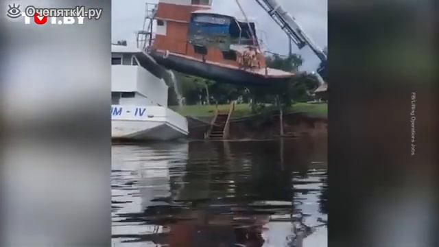 Кран уранил лодку смотреть онлайн