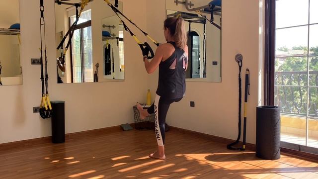 TRX Lower Body with Combo's Advanced смотреть онлайн