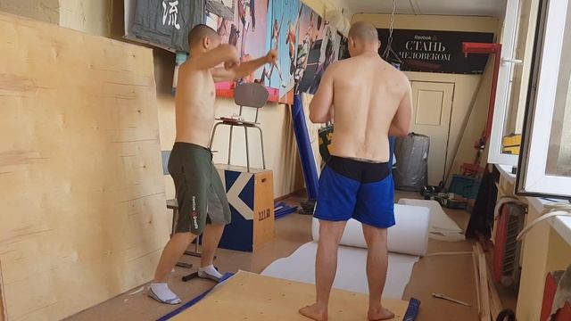 Как я создал зал по смешанным единоборствам смотреть онлайн