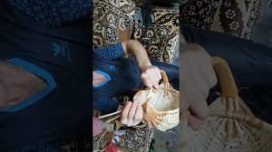 плетение лозой Белорусская корзина Лукошко часть 2