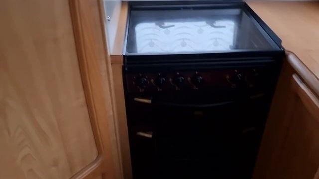 Обзор Английского Прицеп Дача Караван Трейлер Vanroyce Classic 535, 2000 г.в. (РоллсРойс) смотреть онлайн