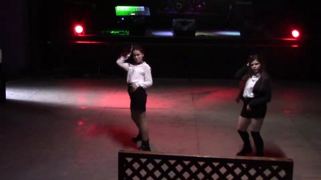 CLC - BLACK DRESS (by BLACK AND WHITE)/ Фестиваль Восходящего Солнца 2018 смотреть онлайн