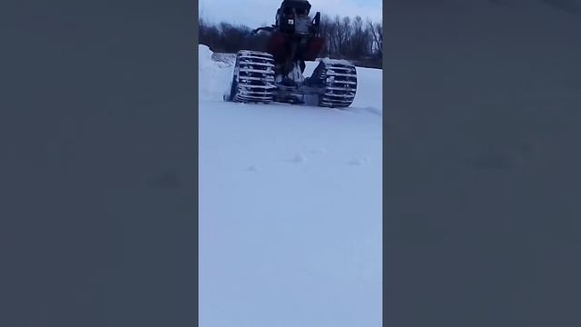 Гусеницы на мотоблок! Когда упал ,не отпускай ручку !!! смотреть онлайн