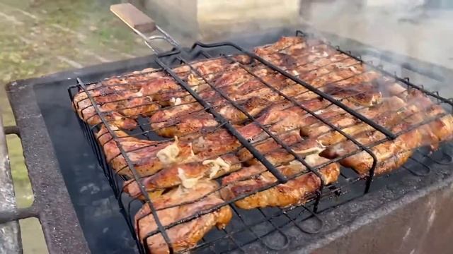 Видео с запахом, жарим бекон на природе. Наслаждайтесь! смотреть онлайн