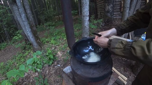 Уехали с девушкой в дикую тайгу | Хворост из детства в казане смотреть онлайн