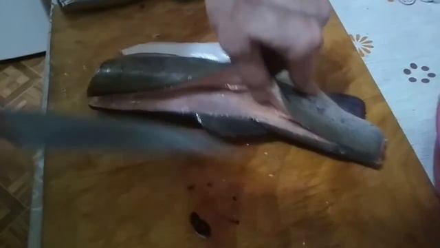 Купили форель а в ней!?//Как выбрать форель с икрой//Как засолить красную рыбу и икру смотреть онлайн