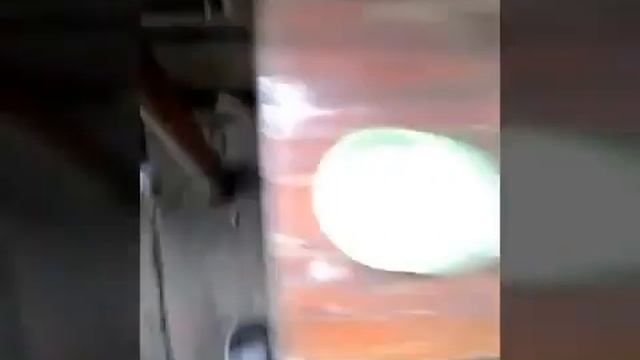 Что будет если смешать соду уксус и супер клей,шок!!! Сматреть до конца смотреть онлайн