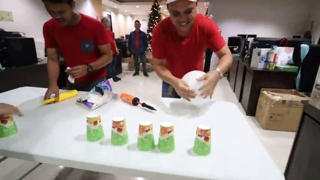 Party Games You Should Try This Holiday Season (2022) | Funny Christmas Party Games! смотреть онлайн