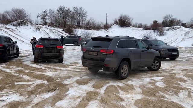 Битва комплектаций   Laredo VS Limited VS Overland VS Trailhawk