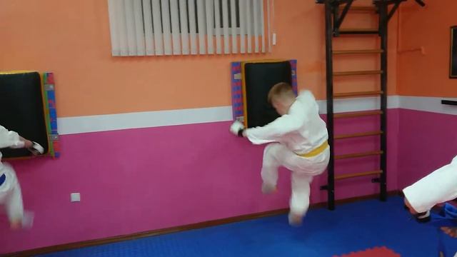 #Каратэ в #евпатории (#работа #ногами) смотреть онлайн
