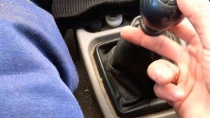 Как на калине включить заднюю передачу.