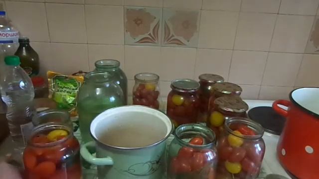 Томаты маринованные ,кисло- сладкие,по моему любимому рецепту. смотреть онлайн