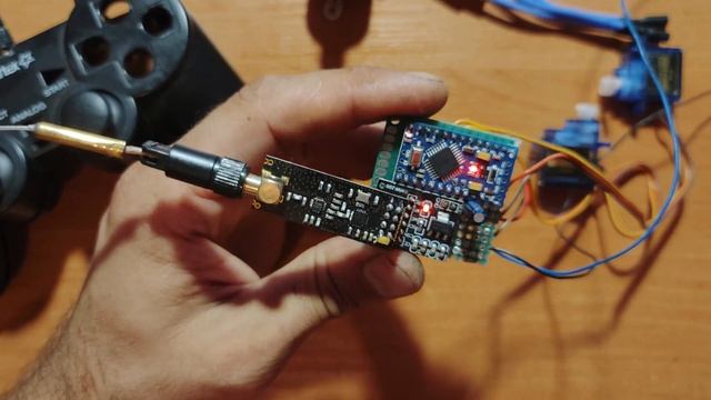 Пульт управления на nrf24l01 смотреть онлайн