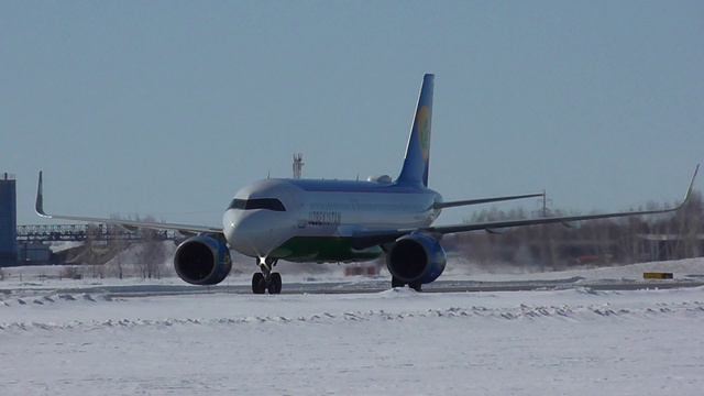 Airbus A320Neo Uzbekistan Airways в омском аэропорту (plane Spotting)