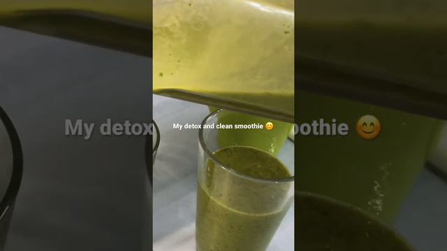🇪🇺My DETOX AND CLEAN SMOOTHIE 😋 SPINACH CELERY GREEN APPLE 🍏 ALMOND MILK 🥛 CUCUMBER 🥒- 👩🏻🍳 смотреть онлайн