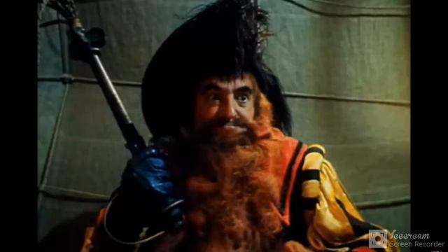 реакция буратино из касплея на оригинал пьеро (1/5) смотреть онлайн