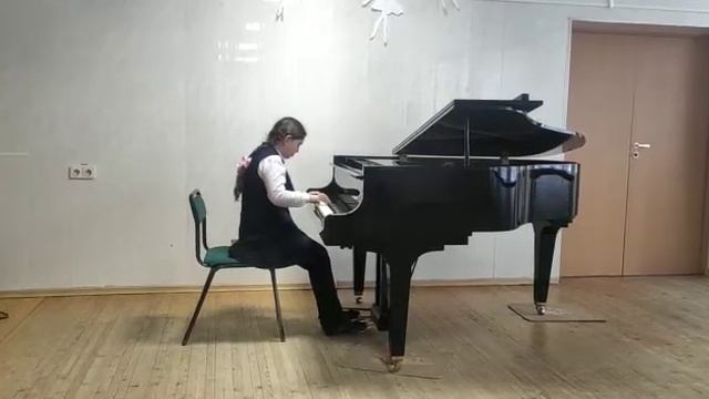 Керосинская Ирина, 9 лет. Фортепиано. С. Майкапар 