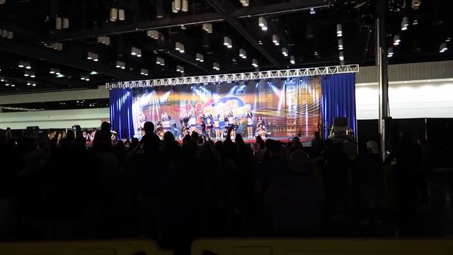FIRST Cheer Competition on her NEW Team! Its R Life смотреть онлайн