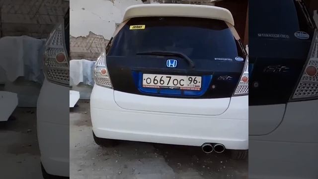 Видеообзор - Примерка спойлера Spoon на Honda fit GD.... смотреть онлайн