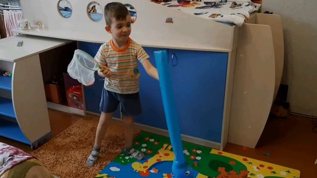 ПЛЮЮЩИЙСЯ СЛОН. Elefun Game Hasbro. Игрушка для детей. Поймай бабочку. смотреть онлайн