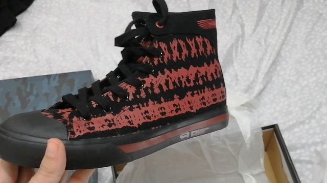 UNBOXING - R.E.D. by EMP Red/Black Batik-Look Sneakers