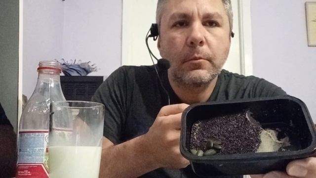 ASMR. КУШАЮ ПАШТЕТ ИЗ ГУСИНОЙ ПЕЧЕНИ И ПЬЮ МОЛОКО смотреть онлайн