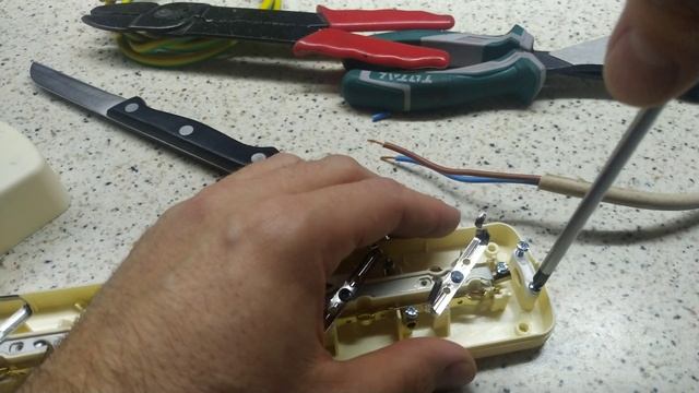 ремонт удлинителя. как пресоединить провод к удлинителю смотреть онлайн