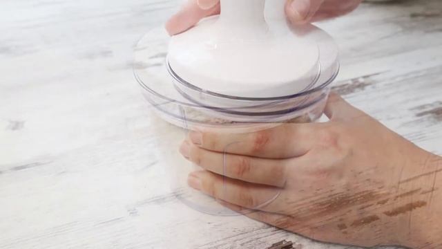 У вас остался кусочек сыра? Тогда скорее готовьте фантастически вкусные СЫРНЫЕ ШАРИКИ в сухарях смотреть онлайн