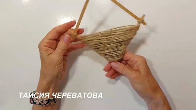 ТАКИМ ОБРАЗОМ, Я ДЕЛАЮ ПО 25ШТ.в ДЕНЬ.Потрясающая идея из Горячего Клея+джут diy поделки день матер смотреть онлайн