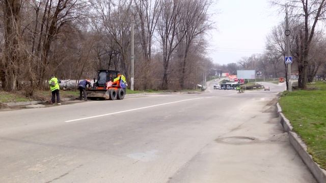 У Кам’янському триває ремонт доріг смотреть онлайн