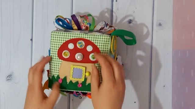 Развивающий кубик №4 (мягкий кубик из ткани и фетра) (Quiet Book, Doll House, Developing Book)