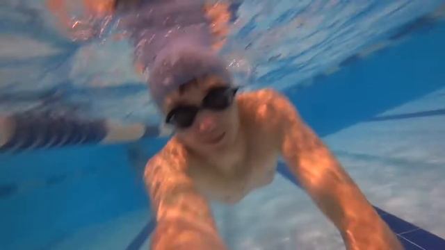 VLOG 1. Поход в бассейн. Тест Sonyas300 под водой.