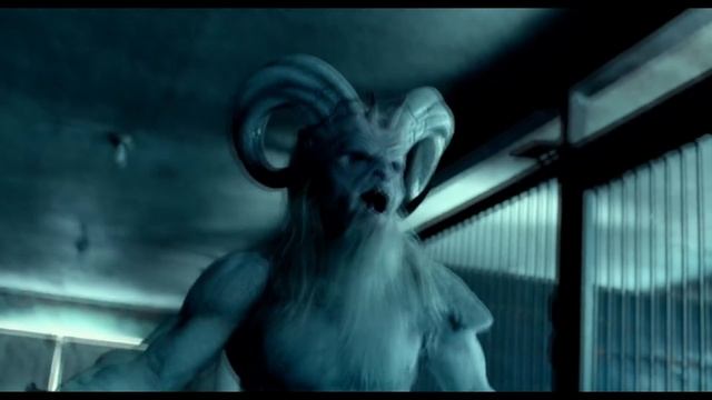 (A Christmas Horror Story) Santa VS Krampus (Fight Scene) смотреть онлайн