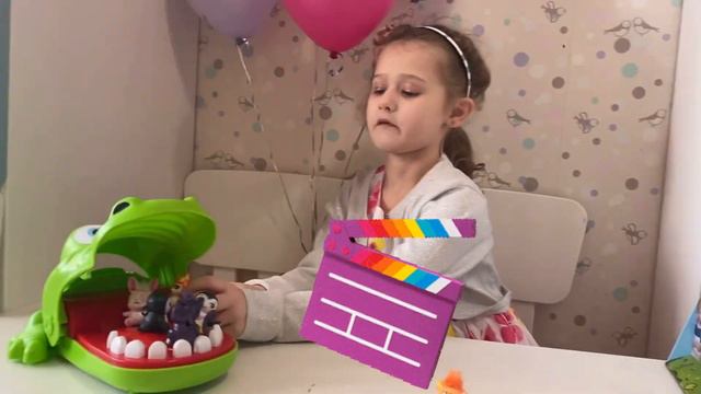 Аделинка и Матвей играют весело в Крокодил дантист смотреть онлайн