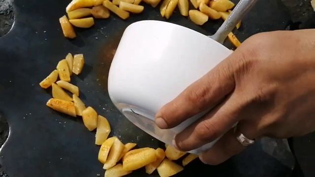 Рецепт которого нет в интернете. Гусиная печень с овощами на сковородке садж(на костре). смотреть онлайн