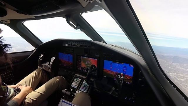 Cessna Citation Latitude Van Nuys, CA(KVNY) to Fargo, ND(KFAR) смотреть онлайн