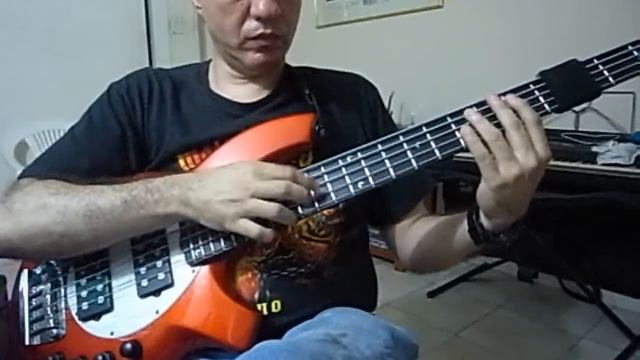 My first arrangement of a solo bass piece for two-handed tapping. More Super Mario Bros! смотреть онлайн