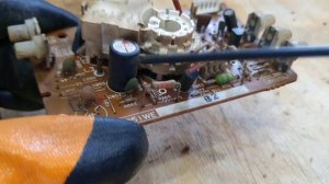 медь в телевизоре ЭЛТ SHARP ✔ Металлолом и другие ценности в разборе ТВ