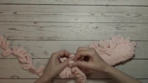 Подушка из пряжи Ализе Пуффи. Размер 30х30 см.