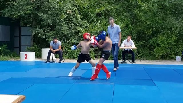 7.07.19г. Первый бой по кикбоксингу 1 раунд - Фарит красный шлем
