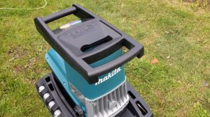 Нужен ли в хозяйстве измельчитель веток? Измельчитель Makita UD2500. Честный тест-драйв