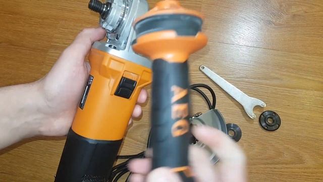 Шлифмашина угловая (болгарка) AEG POWERTOOLS WS 10-125 Видеоотзыв (обзор) Евгения