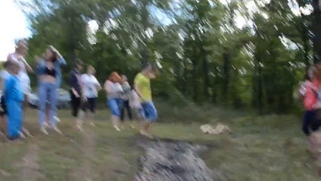 Ребята Первый Раз Ходят По Углям смотреть онлайн