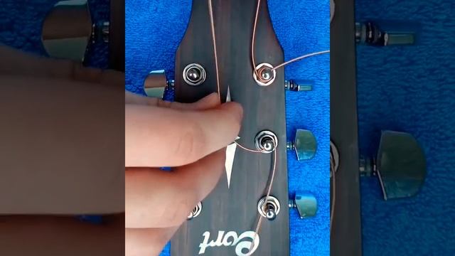 Как накрутить струны на колки? смотреть онлайн