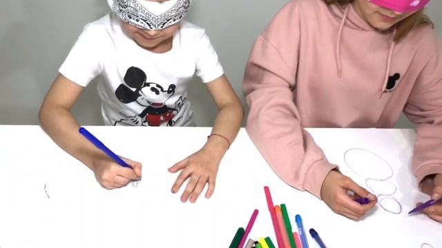 ЧЕЛЛЕНДЖ ! РИСУЕМ С ЗАКРЫТЫМИ ГЛАЗАМИ ! смотреть онлайн