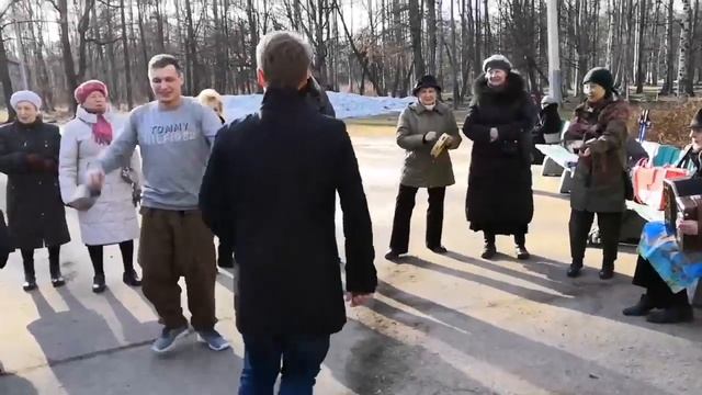 Пляска Русского на Пятачке гармонистов Удельный парк.